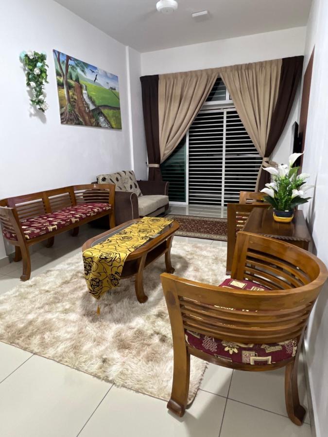 Ilsham Guest House @ Seroja Hills Bbst Sepang Dış mekan fotoğraf