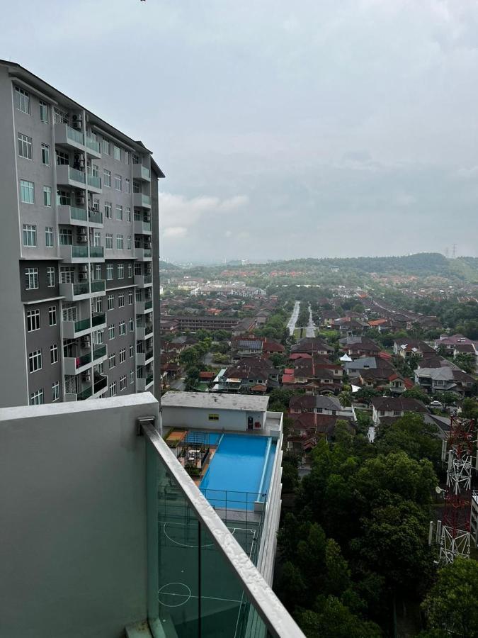 Ilsham Guest House @ Seroja Hills Bbst Sepang Dış mekan fotoğraf